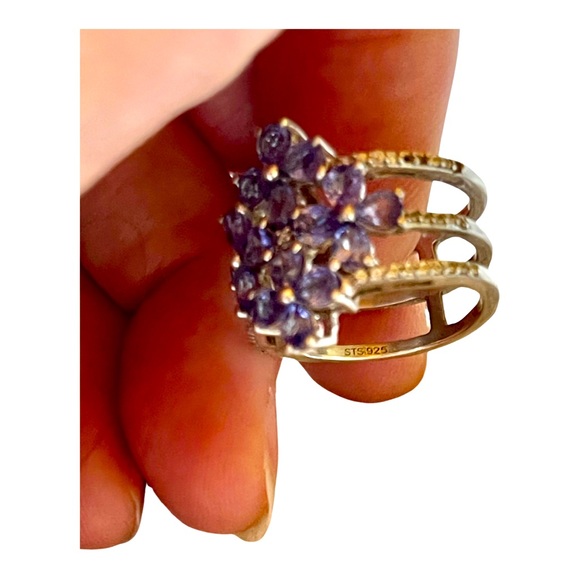 Tanzanite & Diamond Ring set in 925 Sterling. STS Artist made-Classic ring! - Picture 5 of 7